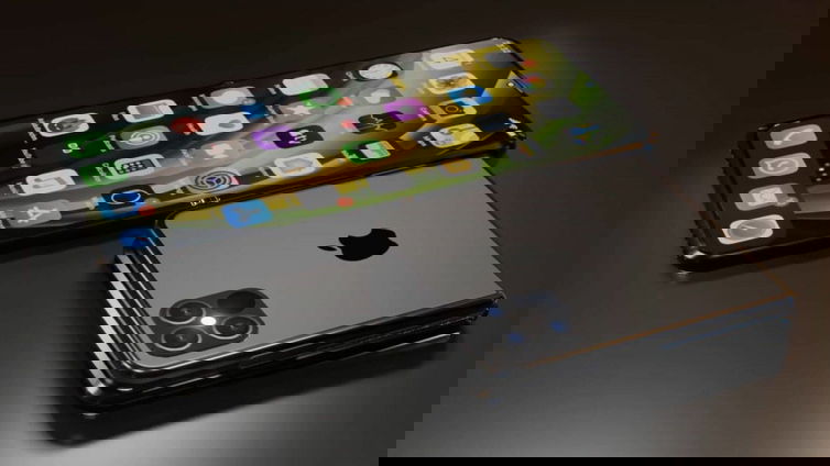 Immagine di iPhone pieghevole: Apple avrebbe finalmente deciso il form factor