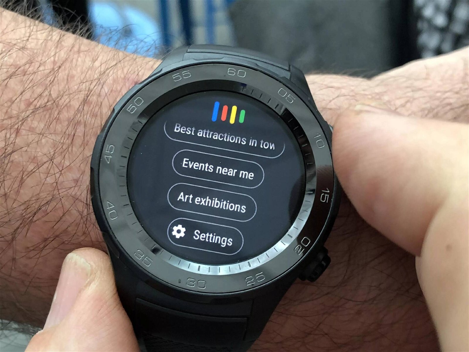 Immagine di OK Google non funziona sullo smartwatch? Tutto normale, purtroppo