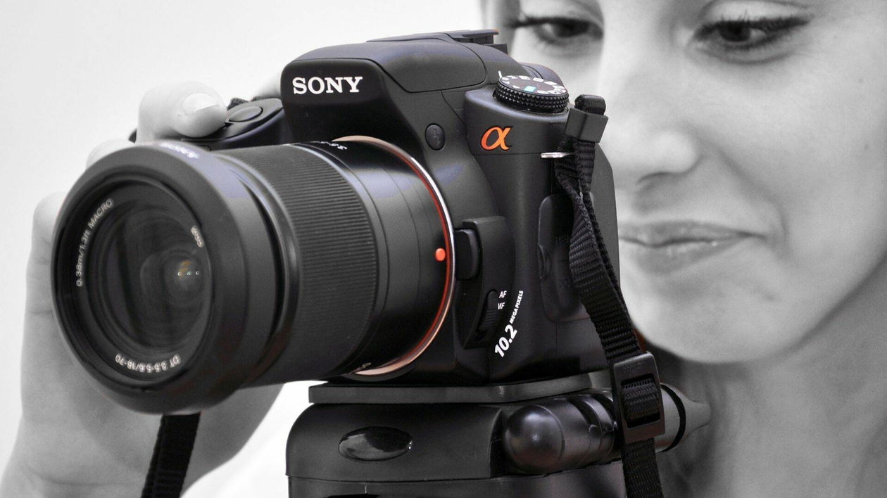 Immagine di Ollo Store: arrivano le offerte su obiettivi e macchine fotografiche Sony!