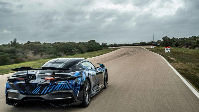 Immagine di Pininfarina Battista, l’hypercar elettrica torinese da 1.900 CV scende in pista