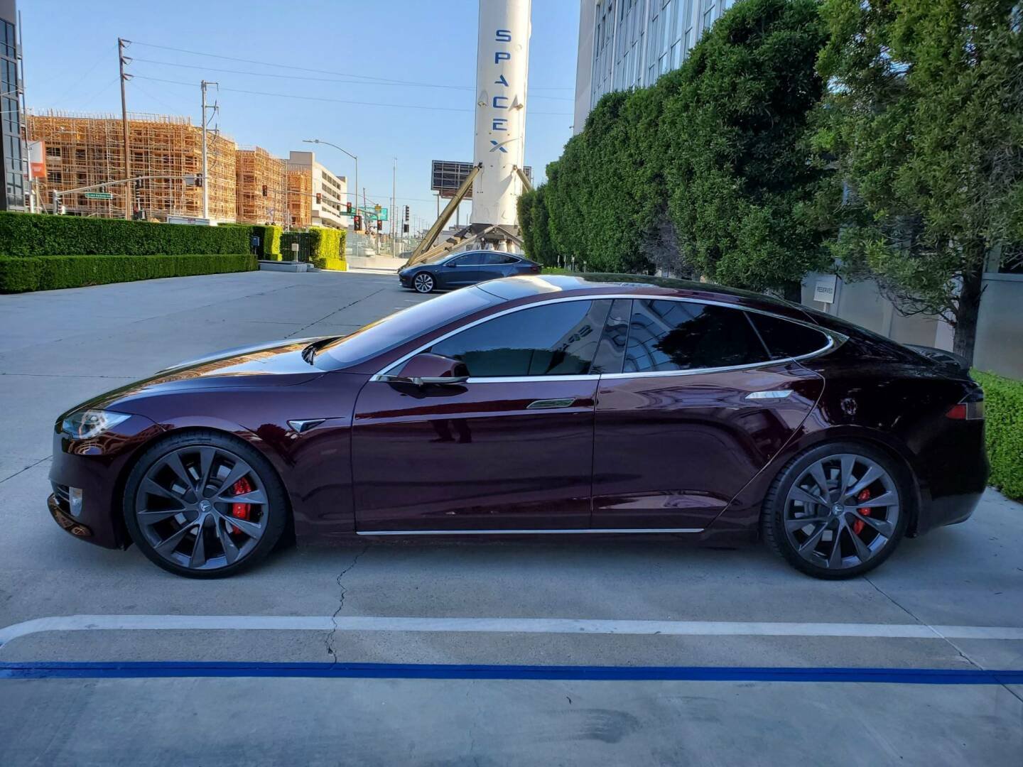 Immagine di Stufi dei soliti colori Tesla? In arrivo nuove colorazioni più accattivanti