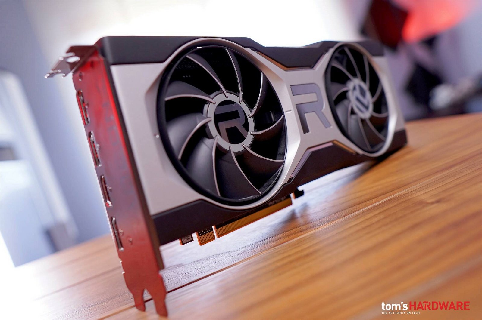 Immagine di AMD e le controversie sulle sue GPU: "le Radeon sono per i gamer, non per i miner"