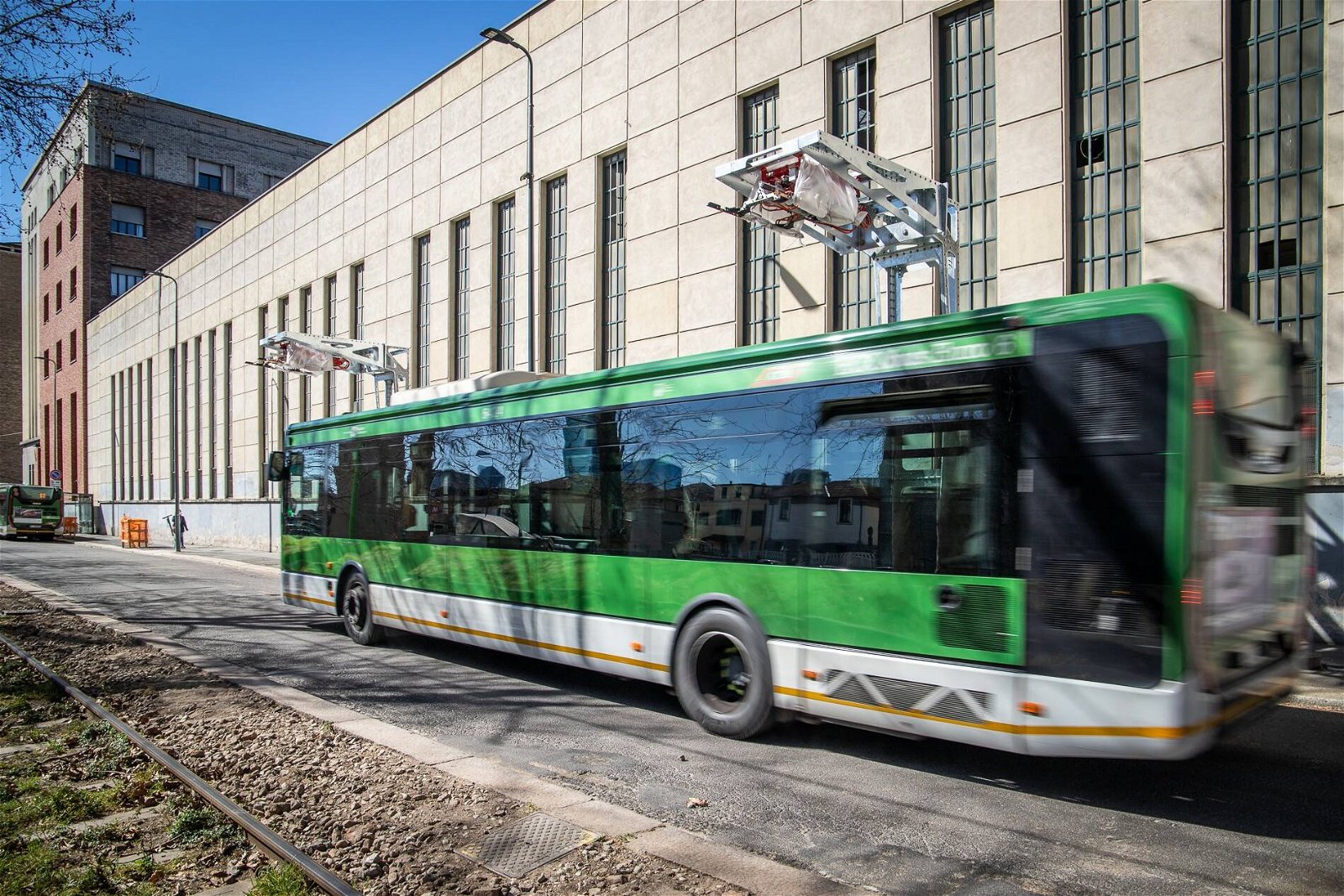 Immagine di Arrivano a Milano i primi autobus elettrici con ricarica flash in 8 minuti