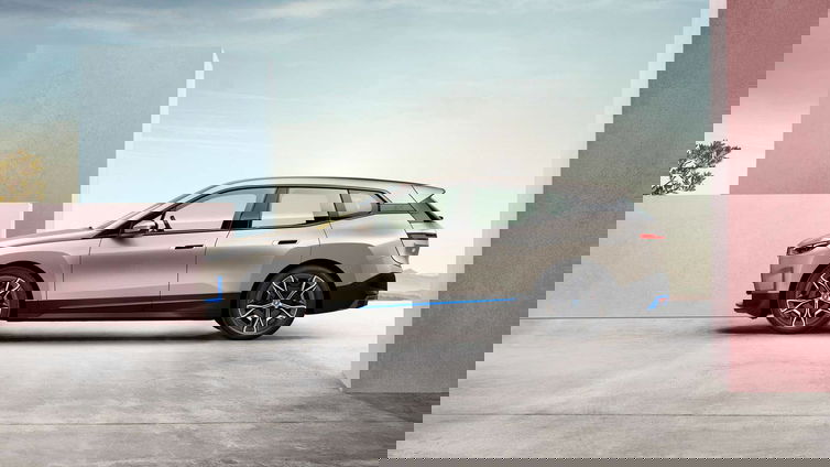 Immagine di BMW, la Neue Klasse è sostenibile: si riciclano le reti da pesca
