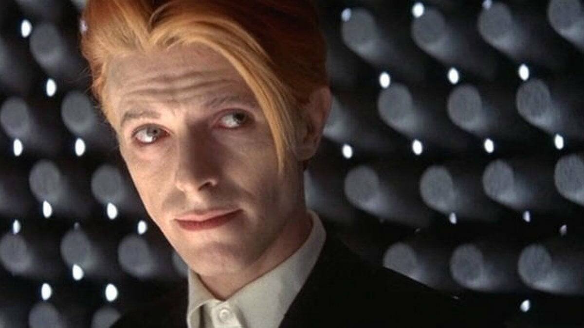 Immagine di L'uomo che cadde sulla Terra: la storia del celebre film con David Bowie