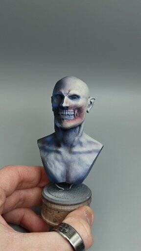 modellismo-pittura-busto-vampiro-148310.jpg