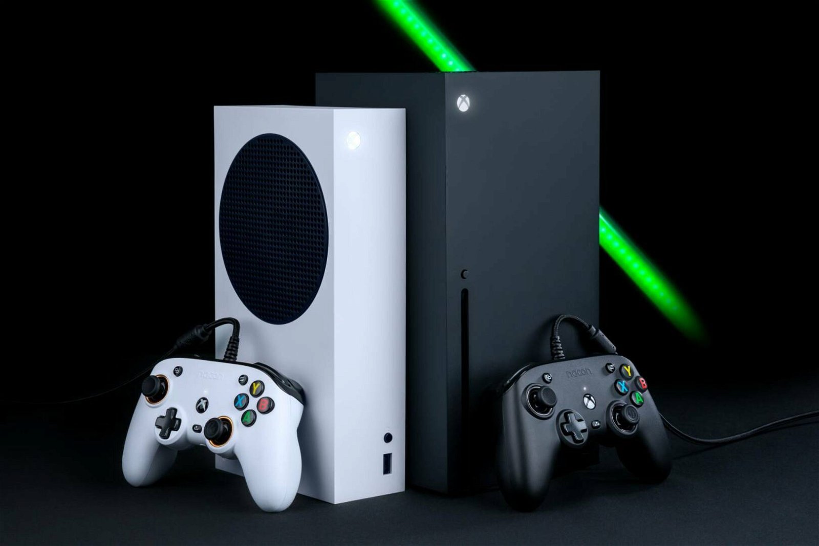 Immagine di Xbox Series X: Nacon annuncia il nuovo Pro Compact Controller