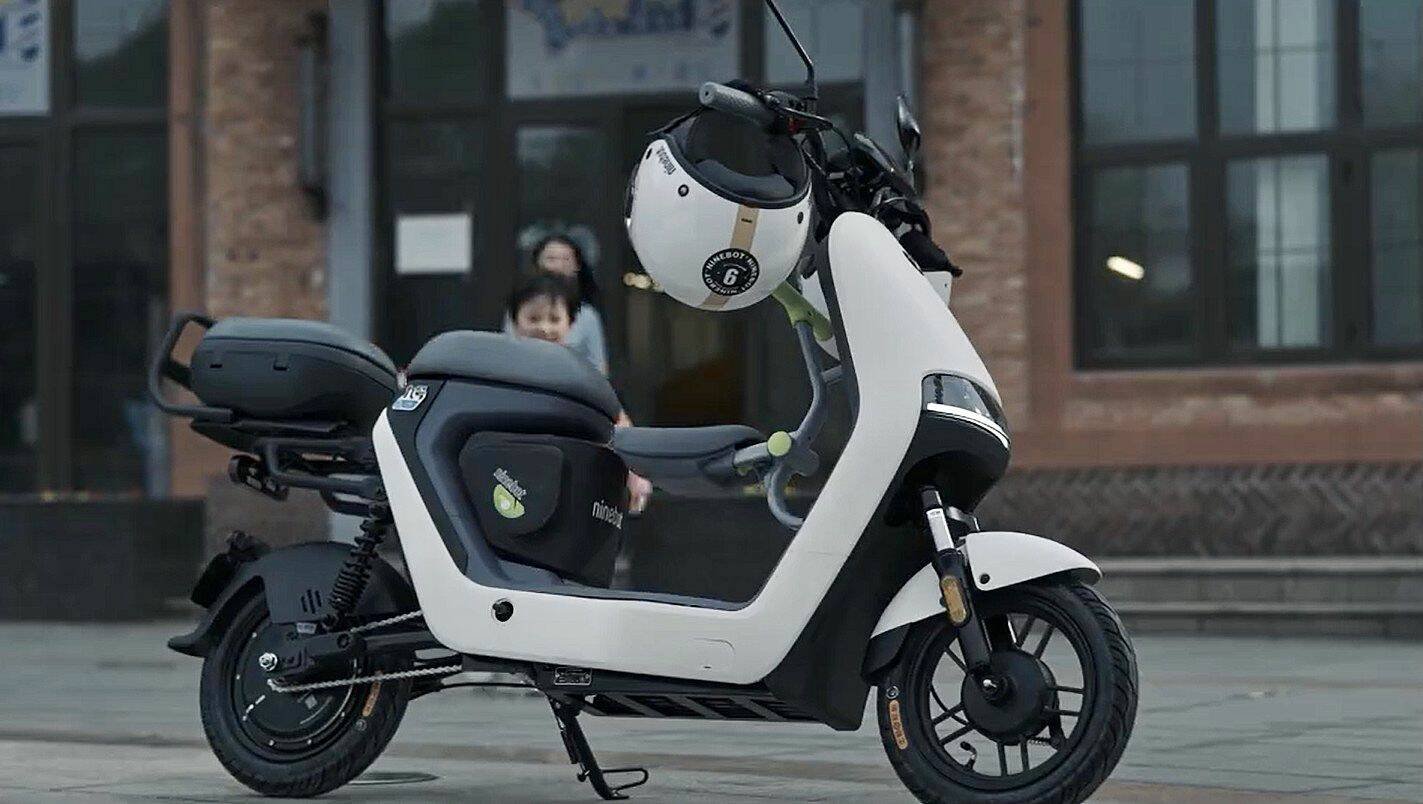 Immagine di Ninebot A30C è il nuovo scooter elettrico a pedali di Segway