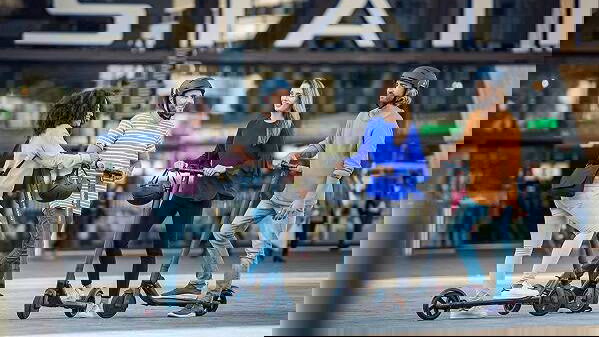 Immagine di Ninebot KickScooter Air T15E ad un buon prezzo nelle offerte di Mediaworld!