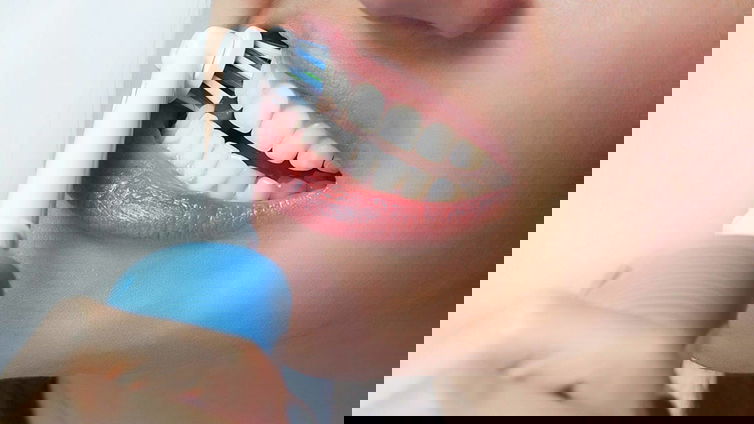 Immagine di Spazzolino elettrico Oral-B Genius X ad un prezzo shock su Mediaworld!