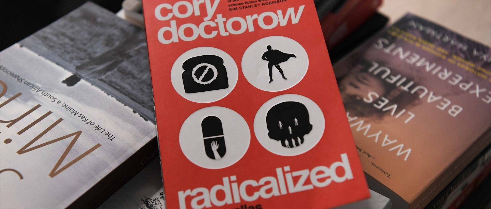 Immagine di Radicalized: recensione del domani di Cory Doctorow