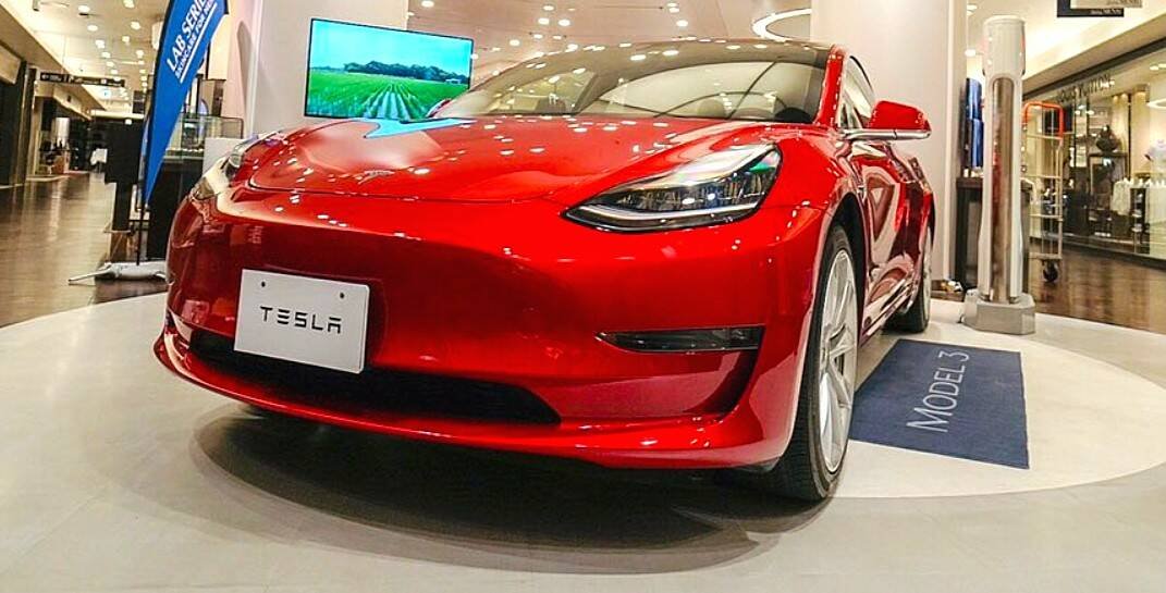 Immagine di Il Giappone impazzisce per Tesla Model 3: boom di prenotazioni