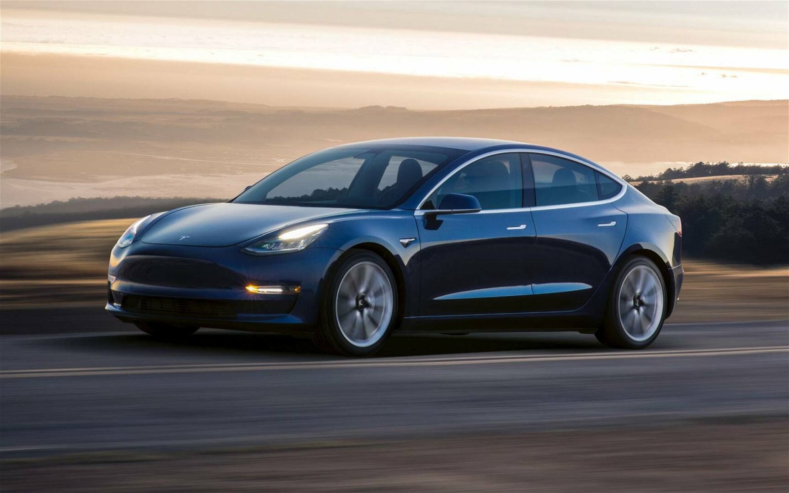 Immagine di Schianta una Model 3 e incolpa l'Autopilot: difficile mentire su una Tesla