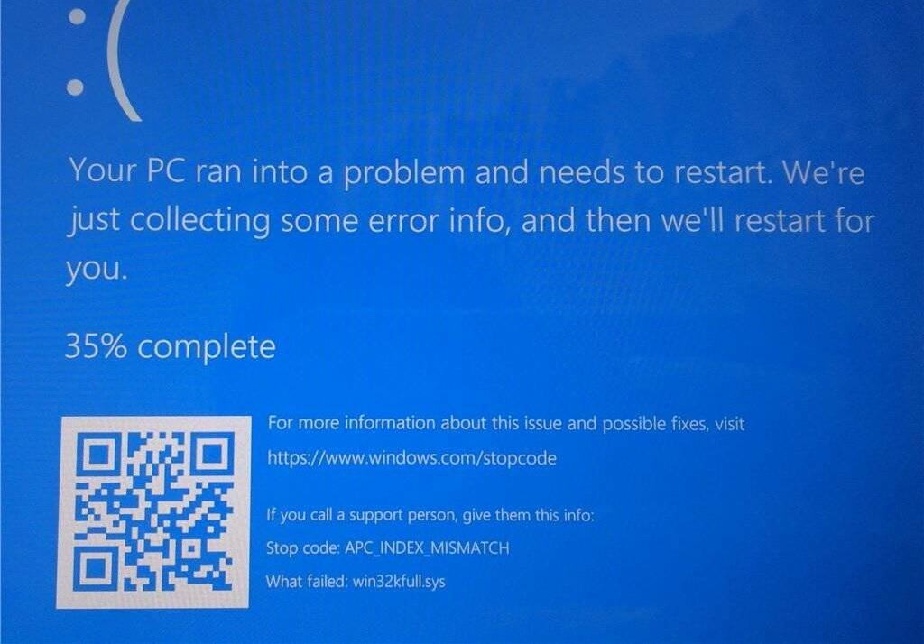 Immagine di Windows 10, l'ultimo aggiornamento manda in schermata blu i PC: Microsoft rilascia un fix