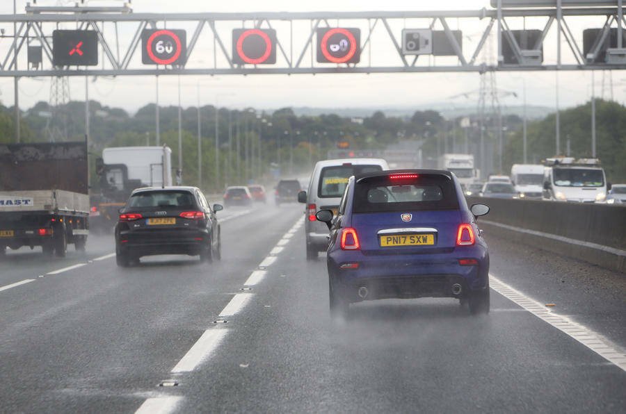 Immagine di In Inghilterra le autostrade saranno solo smart: basta sorprese lungo il percorso