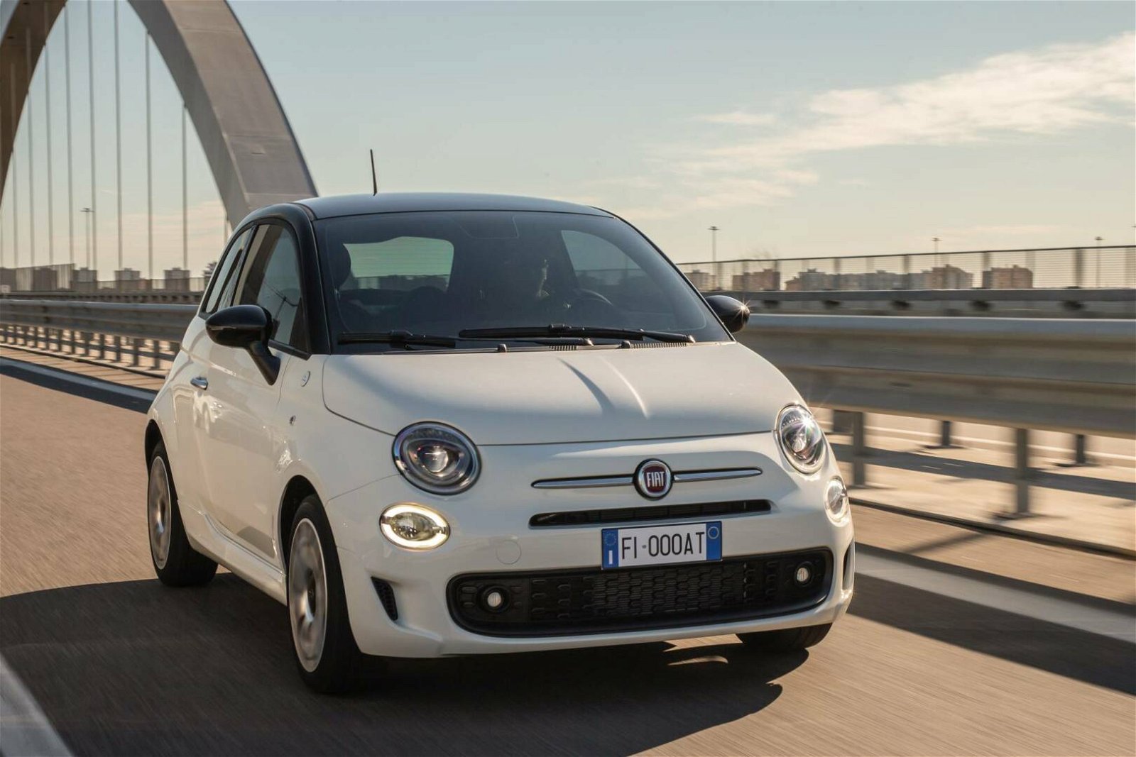 Immagine di Fiat 500: con "Hey Google" migliora la connettività