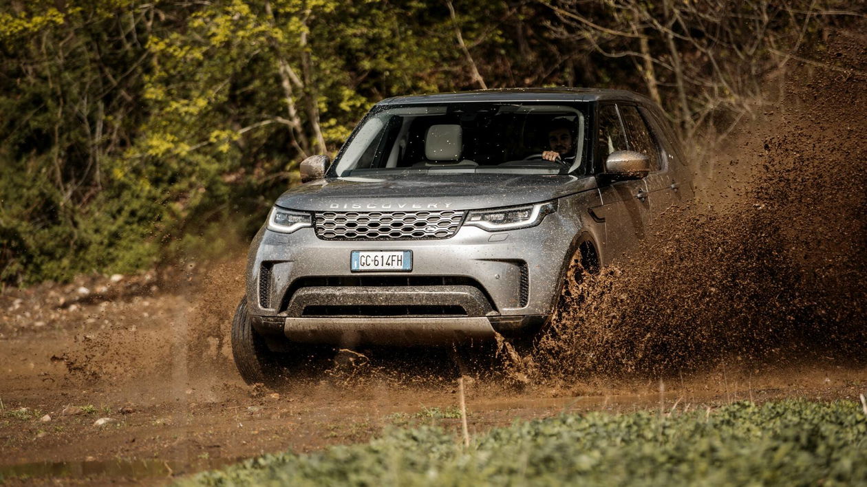 Immagine di Prova, Land Rover Discovery D300: un vero fuoristrada a 7 posti?