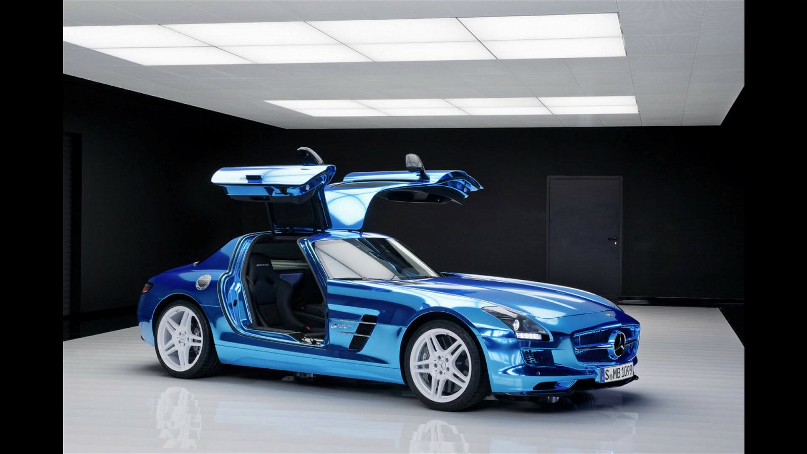 Immagine di Mercedes SLS Electric Drive: come mai costa ancora così tanto?