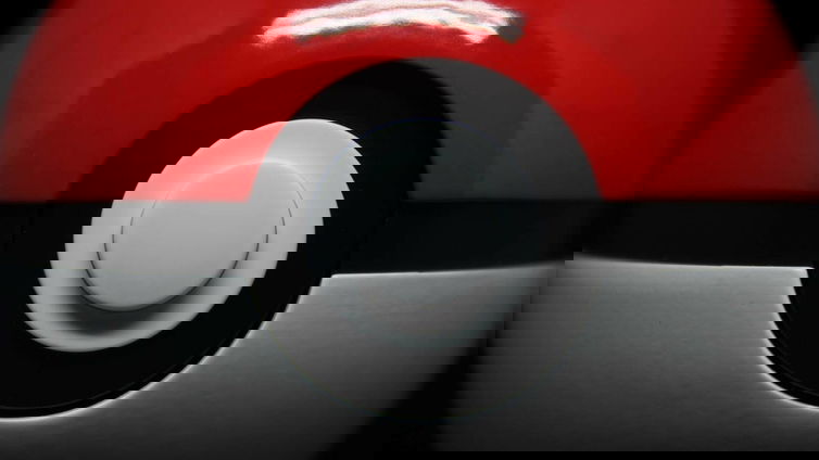 Immagine di Pokémon, la replica da collezione della Poké Ball: recensione