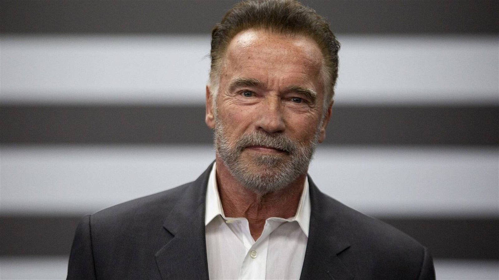 Immagine di Arnold Schwarzenegger risponde a una lettera inviata da uno studente giapponese