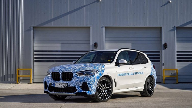 Immagine di BMW: iniziati i collaudi su strada del nuovo Suv a idrogeno