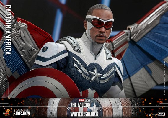 captain-america-sixth-scale-figure-by-hot-toys-158008.jpg