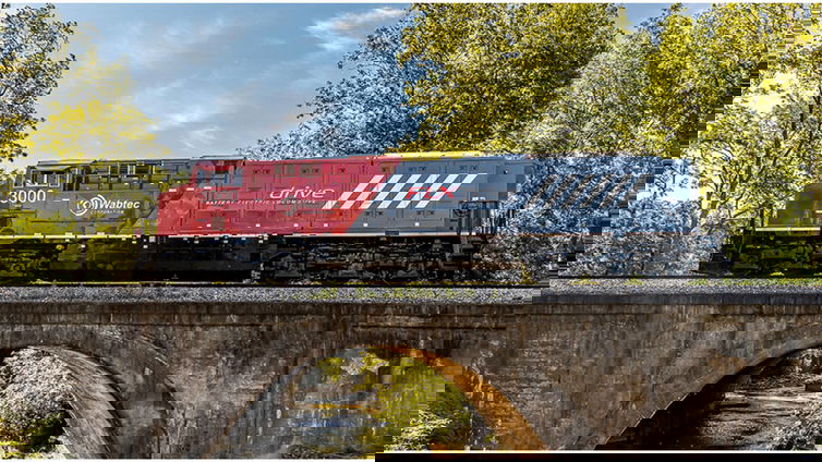Immagine di FLXdrive, debutta negli USA la prima locomotiva a batteria
