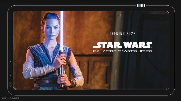 Immagine di Star Wars Day: Disney mostra la 'vera' spada laser per Galactic Starcruiser