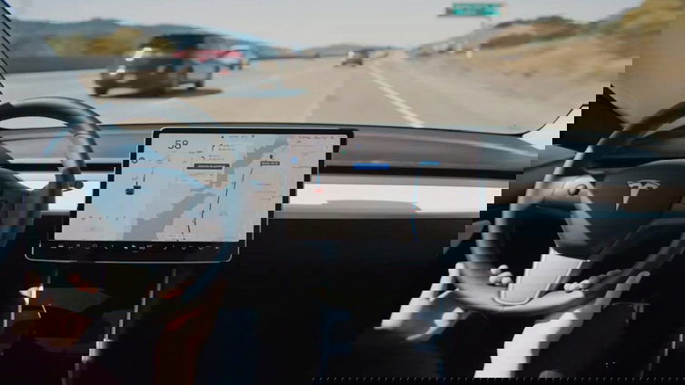 Immagine di Perde una causa contro Tesla perché non ha letto le istruzioni