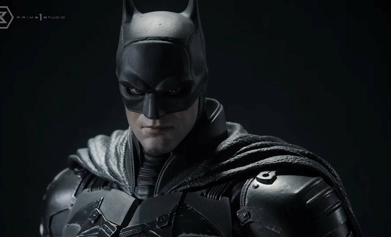 Immagine di The Batman, ecco la Batsuit di Pattinson nel dettaglio