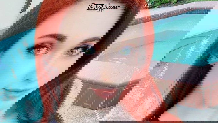 Immagine di Twitch e Hot Tub, quando il costume non fa la streamer