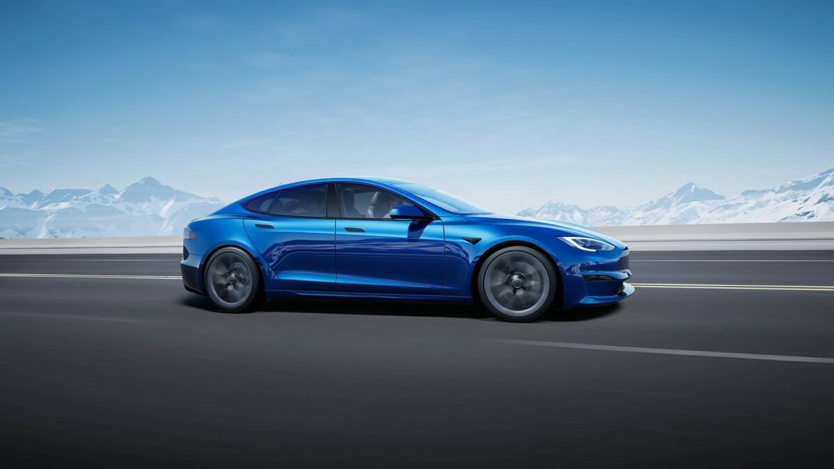 Immagine di Tesla Model S Plaid, ripreso lo scatto da 0 a 240 km/h in visuale soggettiva
