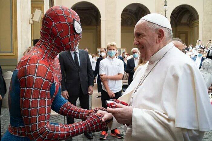 Immagine di Spider-Man partecipa all'udienza del Papa: tutti i dettagli sull'icontro