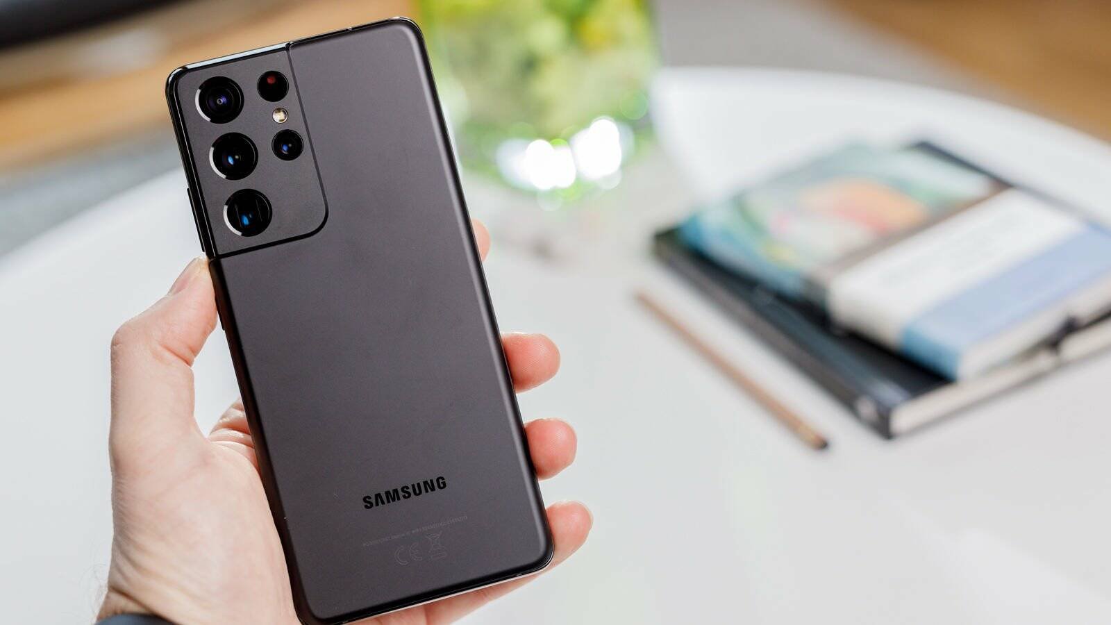 Immagine di Galaxy S21 ha un problema alla fotocamera, Samsung lavora al fix