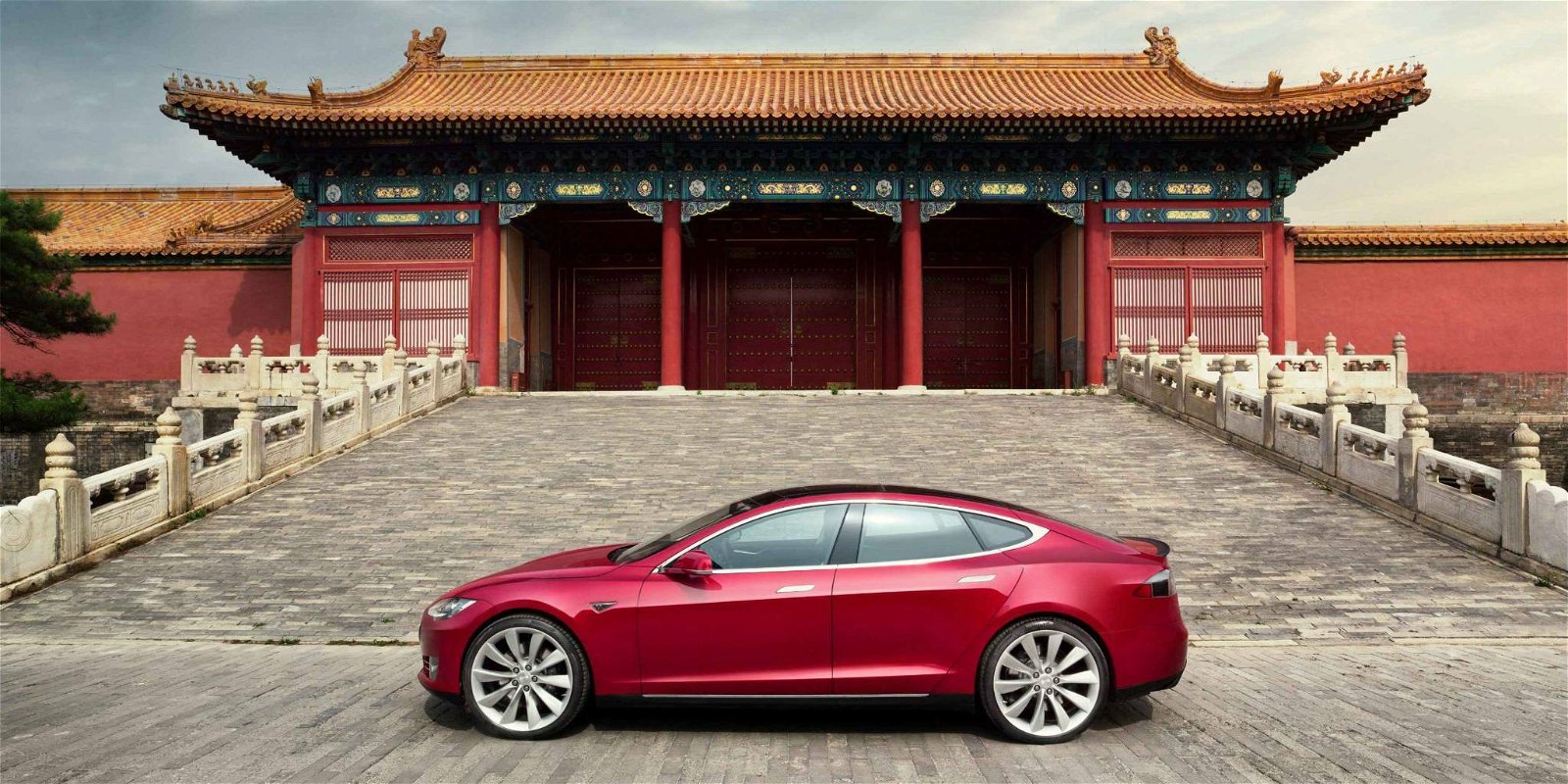 Immagine di Dipendenti costretti ad acquistare Tesla fallate, accade in Cina. O forse no