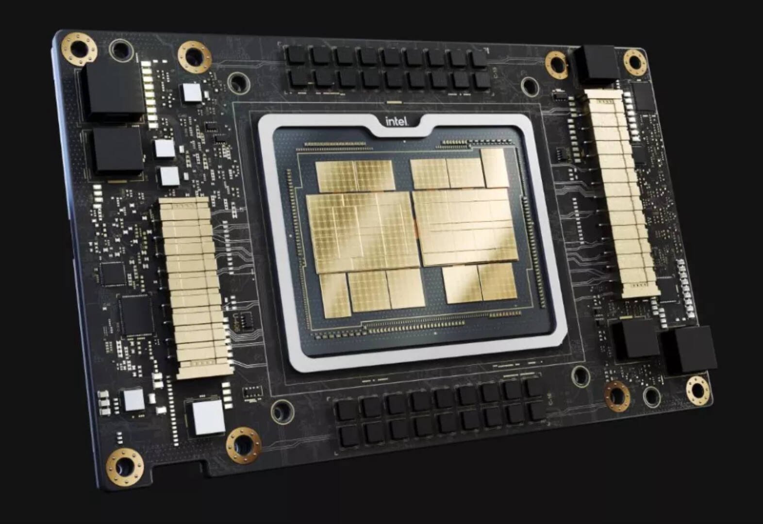 Immagine di Intel Sapphire Rapids con HBM saranno due volte più veloci di AMD EPYC Milan-X