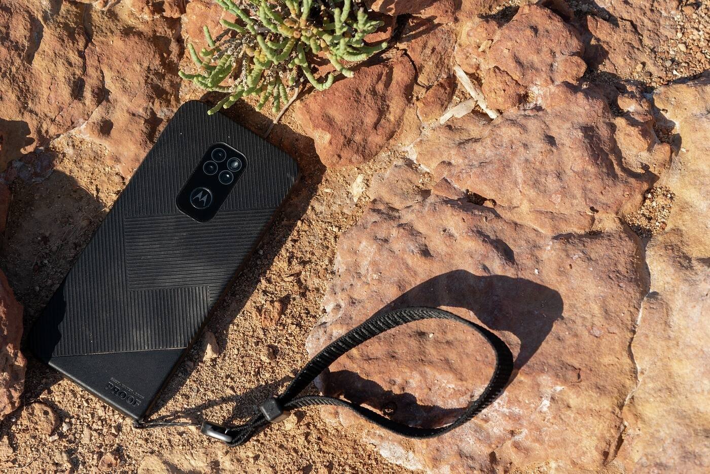 Immagine di Motorola Defy (2021) è ufficiale, lo smartphone rugged torna dopo 11 anni