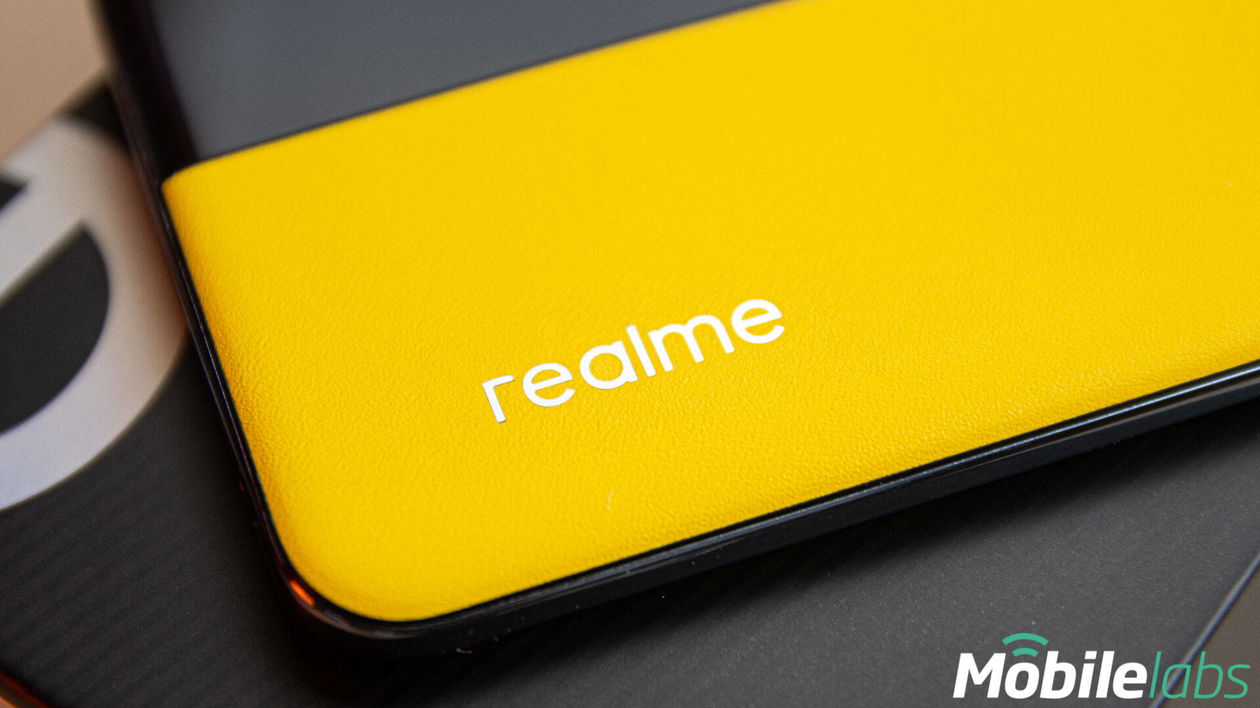 Immagine di realme GT contro tutti