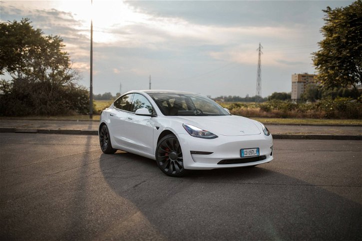 Immagine di Tesla da record, prodotte più di 440.000 auto in un trimestre