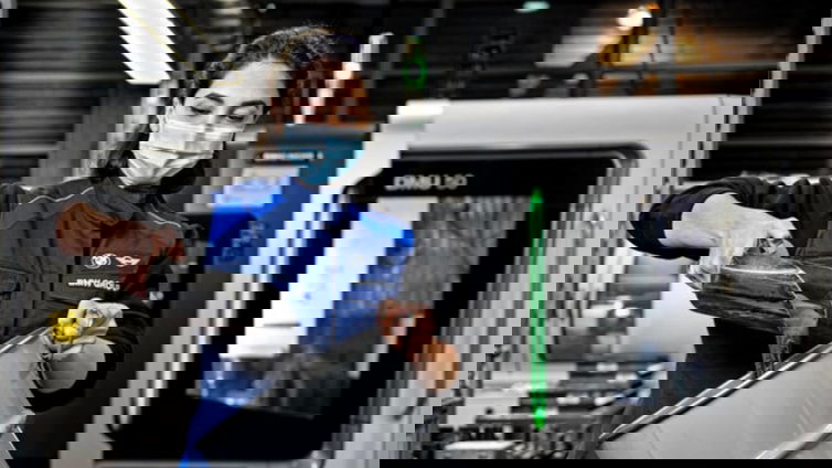 Immagine di BMW punta al riciclo, 7 tonnellate di tungsteno risparmiate all'anno