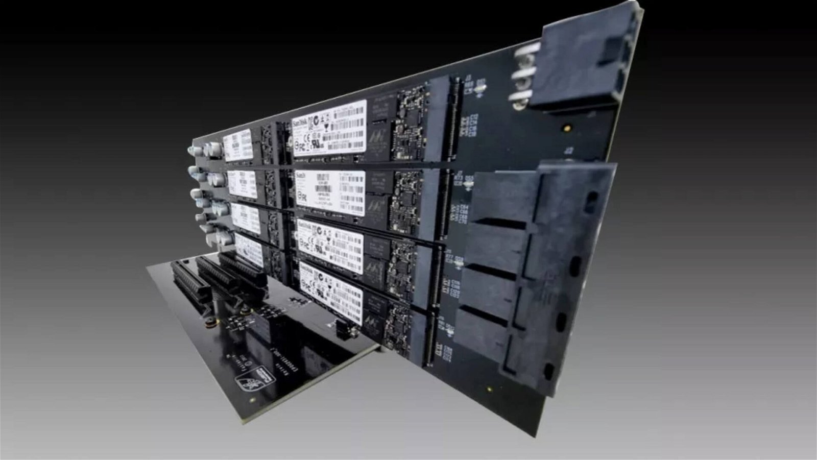 Immagine di Kickstarter, questa scheda PCIe può ospitare fino a 16 SSD M.2