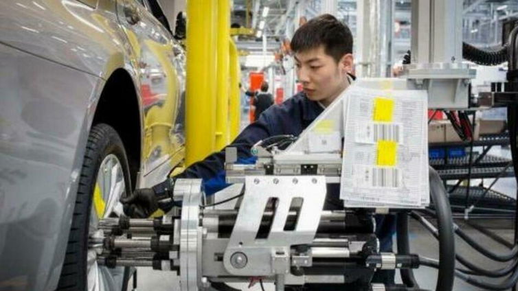 Immagine di Crisi dei chip, tagli alla produzione per Ford e Chevrolet