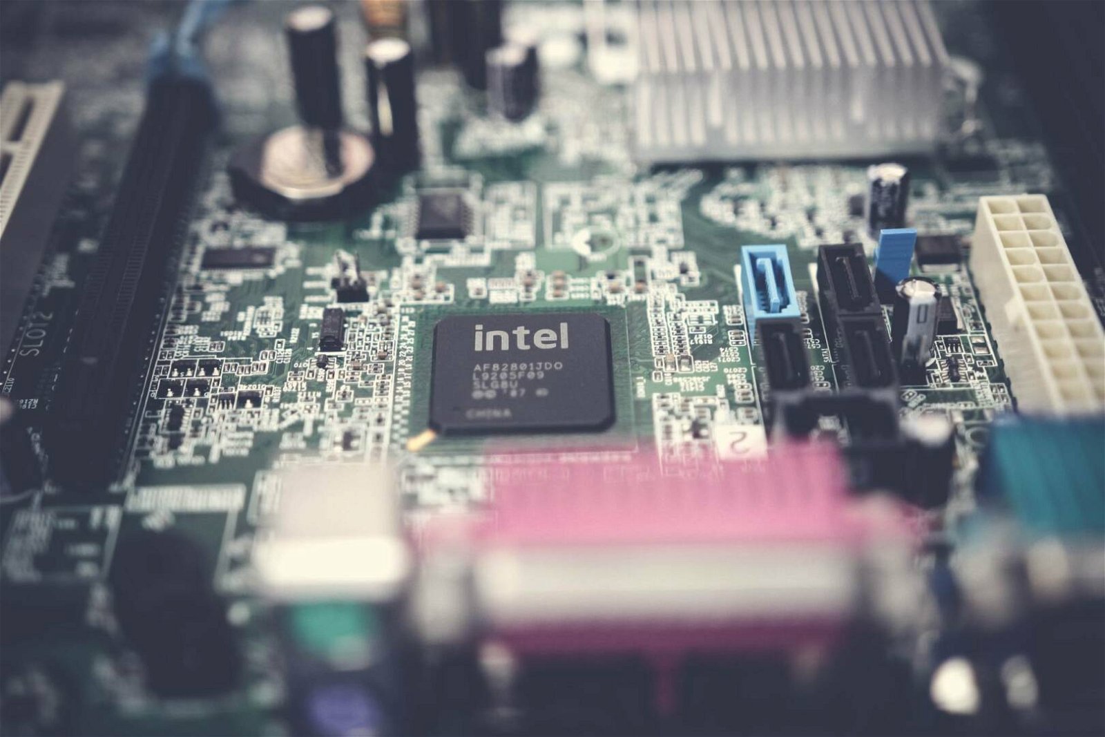 Immagine di Intel: avvistato il Core i9-12900K, saranno queste le sue frequenze?