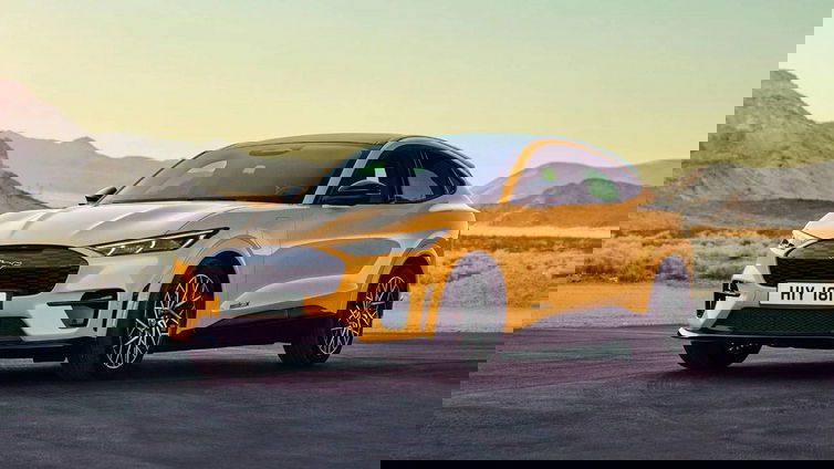 Immagine di Ford e Redwood Materials insieme per il riciclo delle batterie