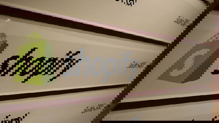 Immagine di I Chicago Bulls vendono i primi NFT su Shopify