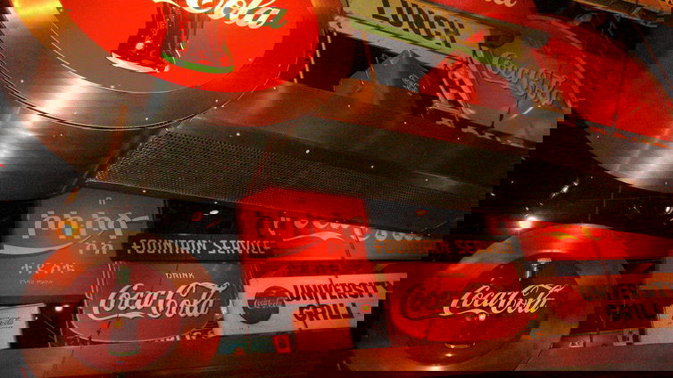 Immagine di È in arrivo il primo smartphone Coca-Cola? Ecco cosa sappiamo