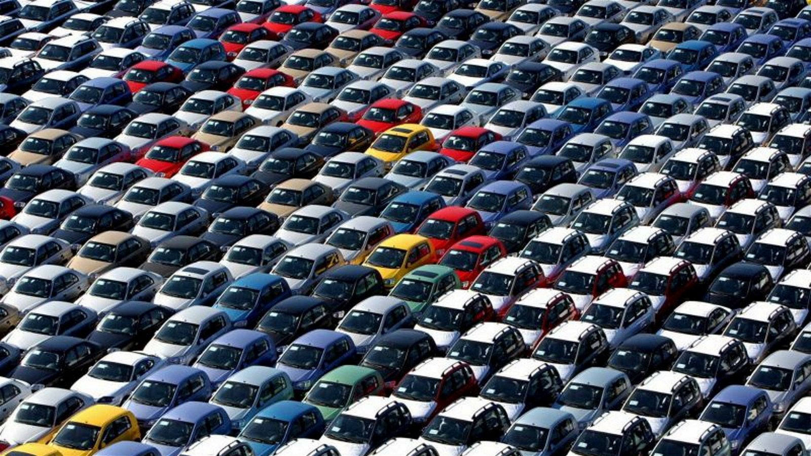 Immagine di Mercato auto Italia 2021, crollo delle immatricolazioni ad agosto