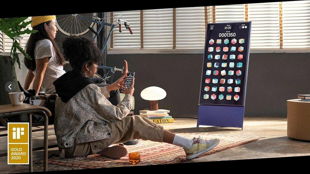 Immagine di Smart TV Samsung The Sero a metà prezzo su Mediaworld