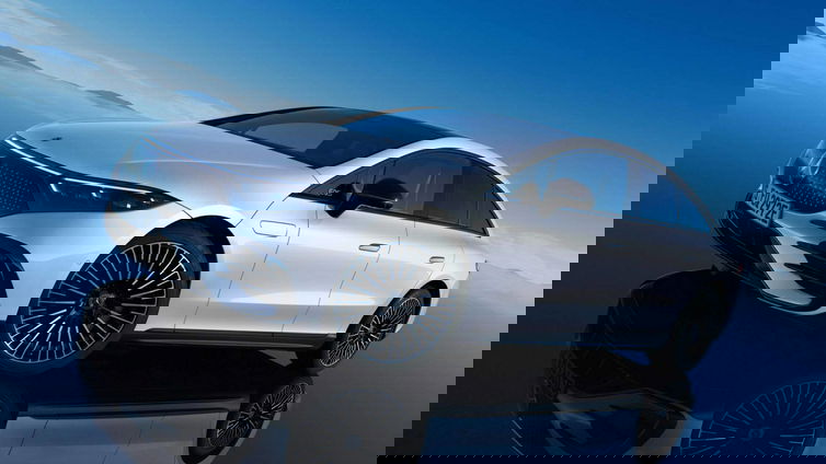 Immagine di Mercedes EQS, le ruote sterzanti posteriori si pagano a parte