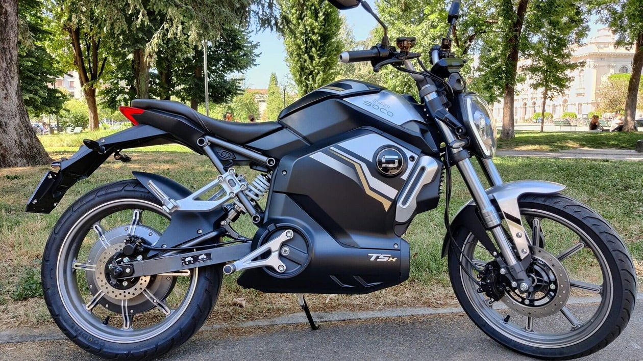 Immagine di Prova, Super Soco TSx: una piccola moto elettrica da città